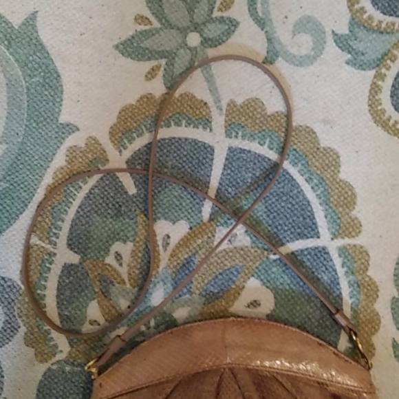 Vintage AIGNER snakeskin crossbody handbag. - Picture 4 of 9